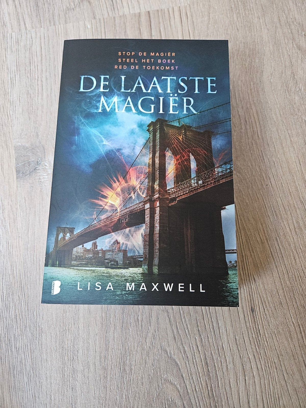 De Laatste Magiër - Lisa Maxwell (Fantasy Boek), Boeken, Ophalen of Verzenden, Gelezen, Lisa Maxwell