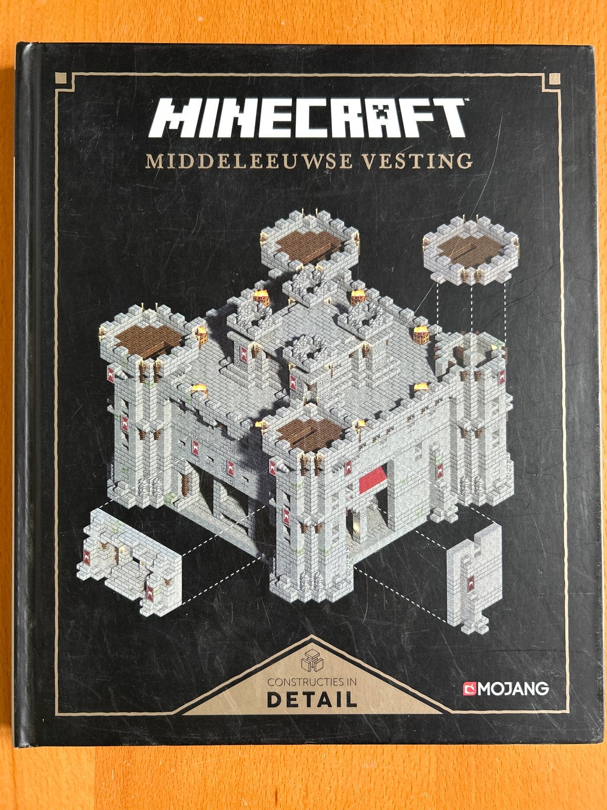 Minecraft: Middeleeuwse Vesting - Constructies in Detail, Ophalen of Verzenden, Zo goed als nieuw, Non-fictie