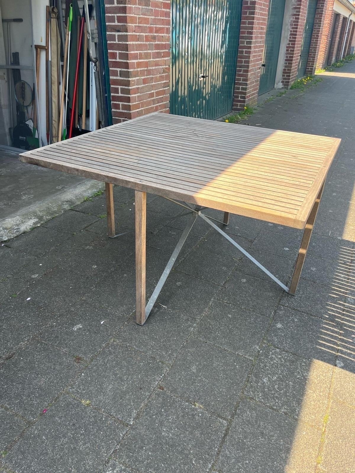 Houten Tuintafel met Metalen Onderstel - 120x120, Ophalen, Gebruikt, Vierkant, Teakhout