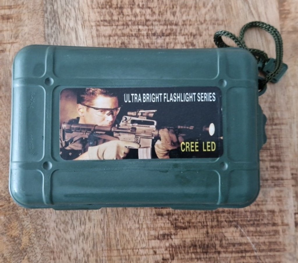 Militaire Zaklamp LED in Flashlight op batterijen, Ophalen of Verzenden, Nieuw, Batterij