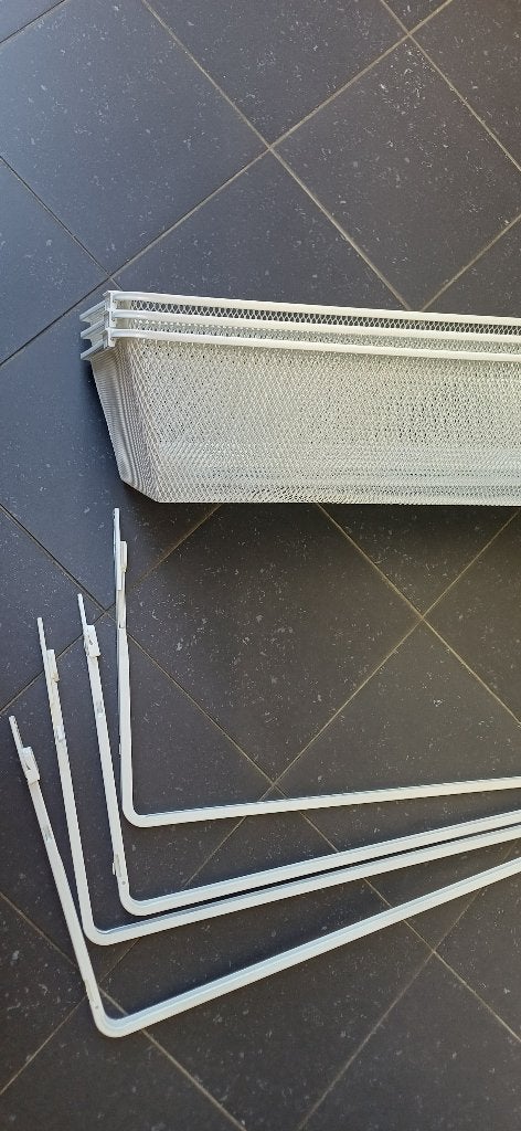 Ikea set bestaat uit 3 draadmanden en 4 geleiders., Ophalen, 50 tot 100 cm, Zo goed als nieuw, Minder dan 100 cm