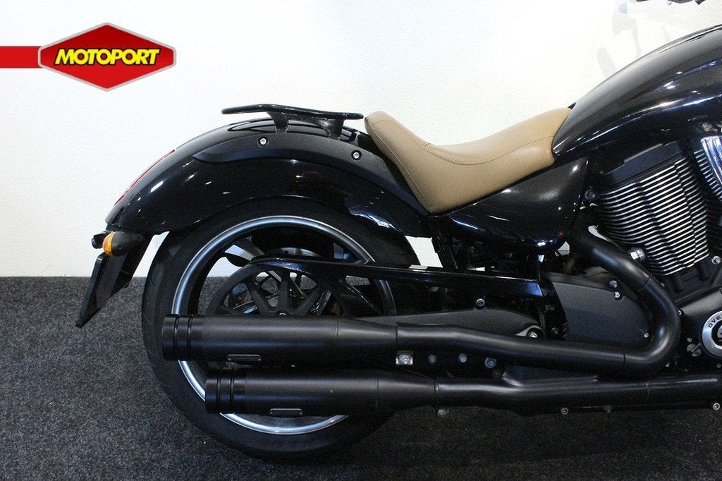 Victory VEGAS 8-BALL (bj 2015), Motoren, Chopper, Bedrijf, Victory