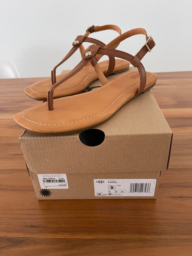 Nieuwe UGG sandalen - cognac bruin, maat 39, Kleding | Dames, Schoenen, Ophalen of Verzenden, Zo goed als nieuw, Bruin, Sandalen of Muiltjes