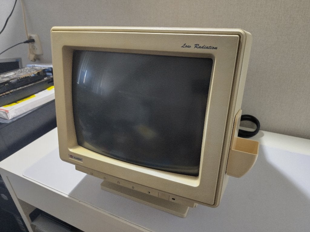 Zeldzame Sunshine KM-7LR CRT Monitor (1993) 1024x768i, Computers en Software, Ophalen