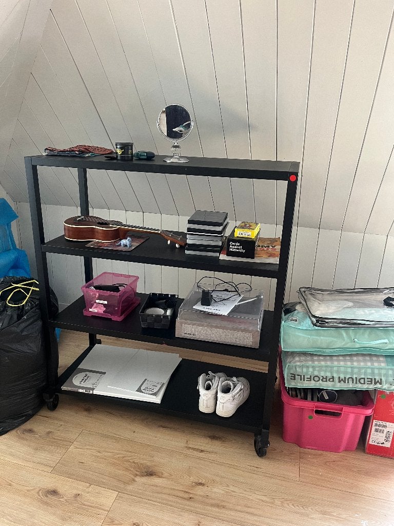 Ikea shelves on wheels, Ophalen, Zo goed als nieuw