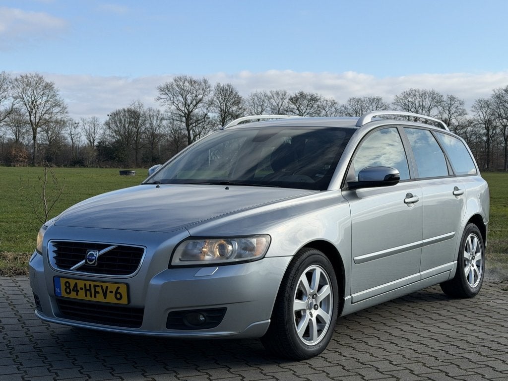 Volvo V50 1.8 ED II NIEUWE REVISIE MOTOR! LEDER RTI TREKH KI, Auto's, Volvo, Voorwielaandrijving, 125 pk, Gebruikt, Zwart