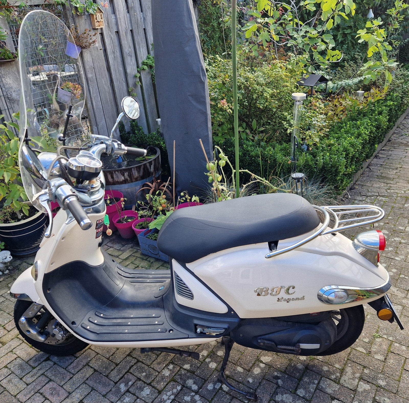 BTC Legend Scooter - Crème/Beige, Fietsen en Brommers, Gebruikt, Benzine, Ophalen, Overige merken