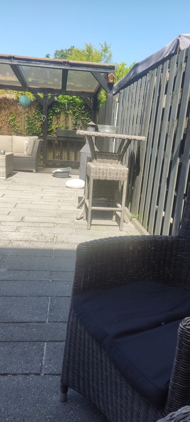 Wicker bartafel met twee krukken, Tuin en Terras, Ophalen of Verzenden