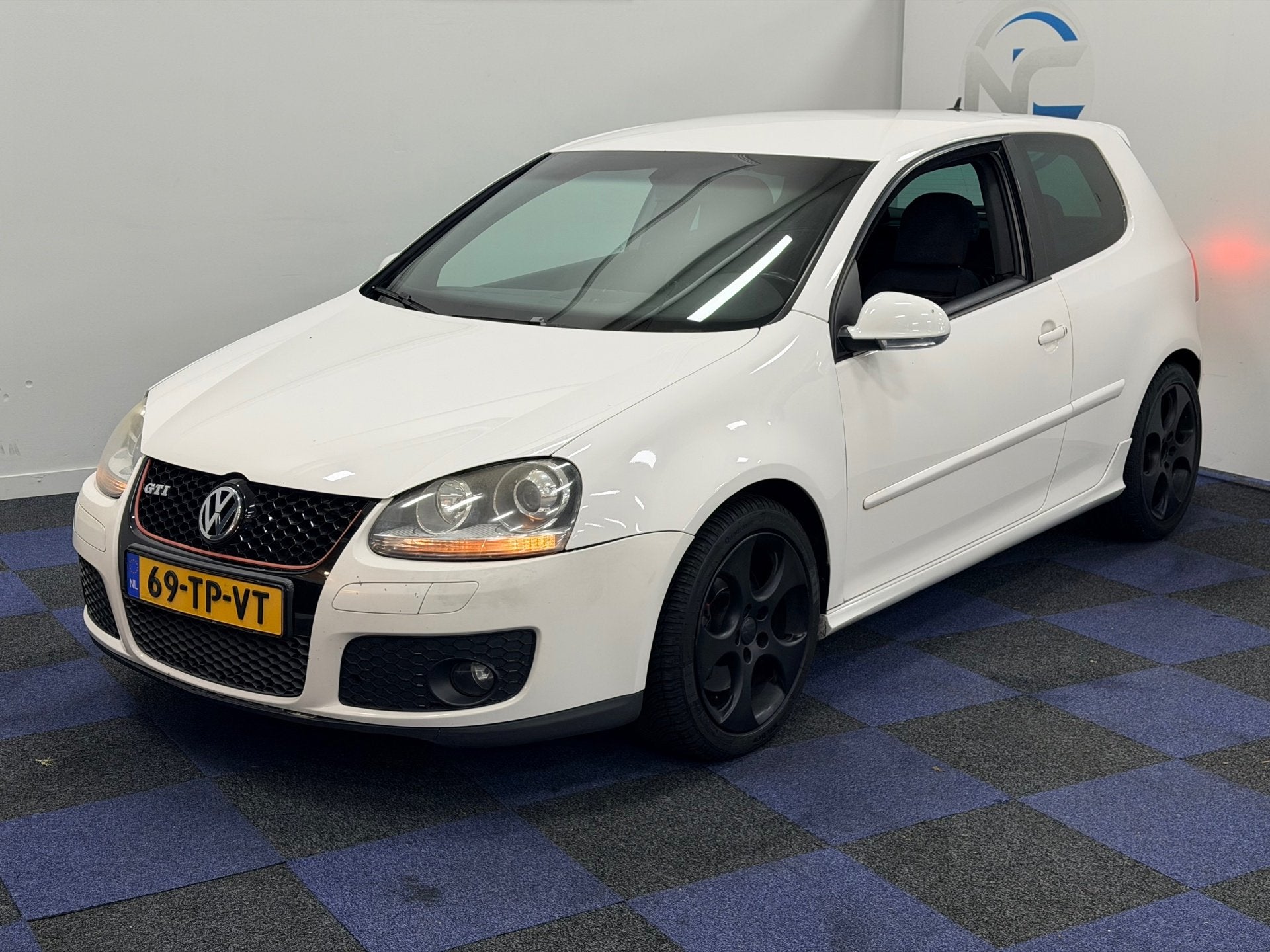 Volkswagen Golf 2.0 TFSI GTI / MULTIEMEDIA / AUTOMAAT / DEAL, Dealer onderhouden, Gebruikt, 4 cilinders, Wit