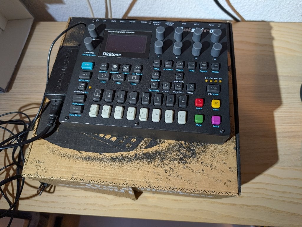 Elektron Digitone, Overige merken, Gebruikt, Met midi-aansluiting, Overige aantallen