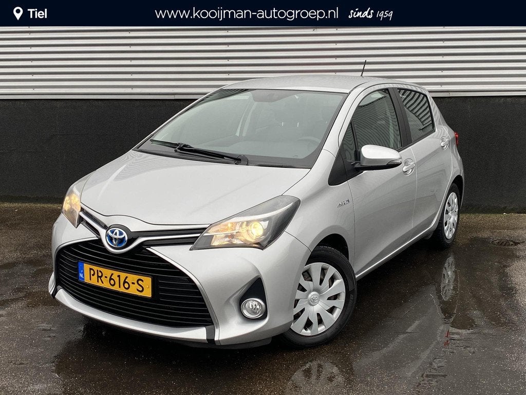 Toyota Yaris 1.5 Hybrid Trend Automaat, achteruitrij camera,, Auto's, Gebruikt, Euro 6, 4 cilinders, 49 €/maand