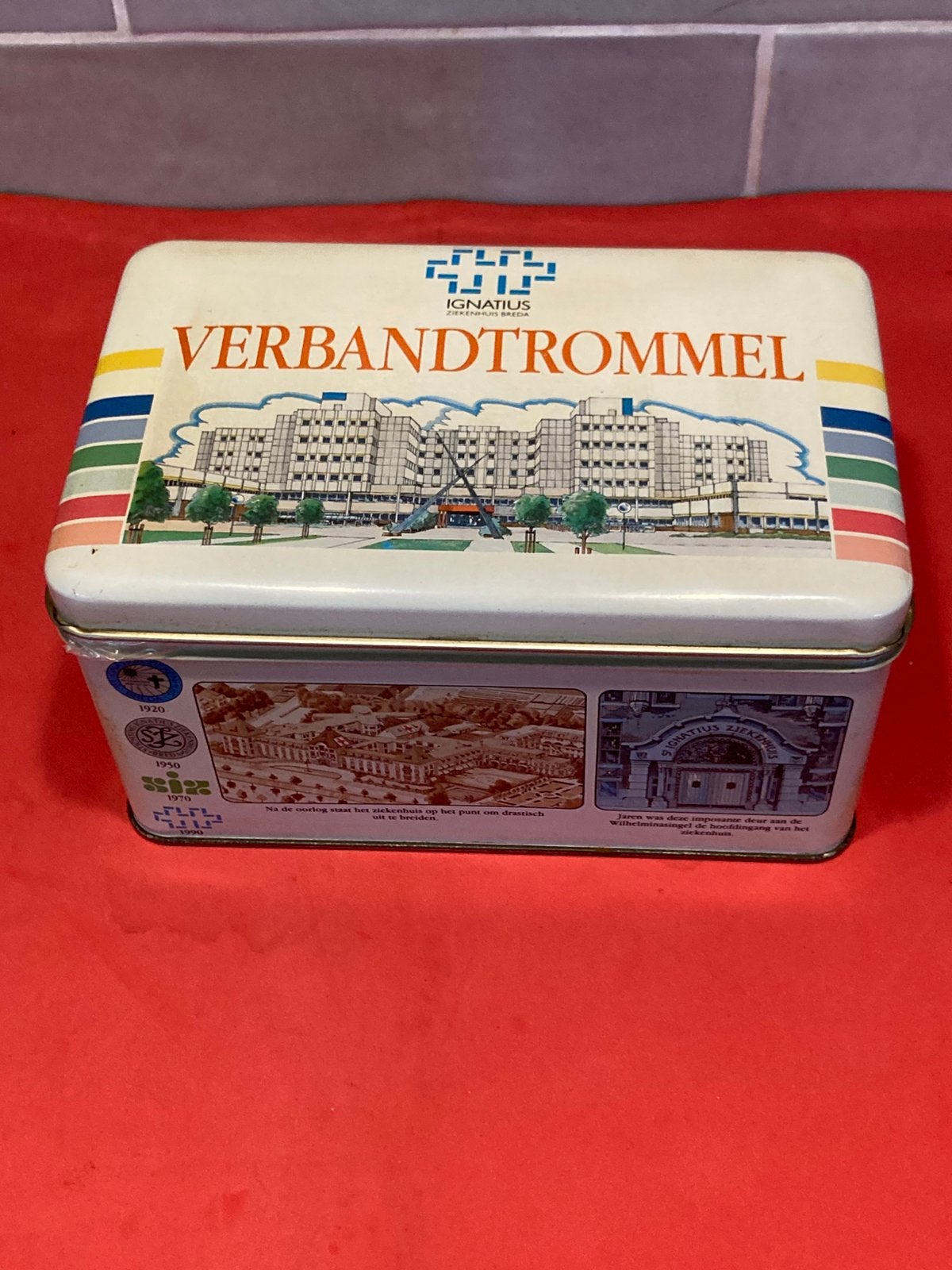 Vintage verbandtrommel Ignatius Breda (060826c), Verzamelen, Blikken, Ophalen of Verzenden, Zo goed als nieuw, Overige