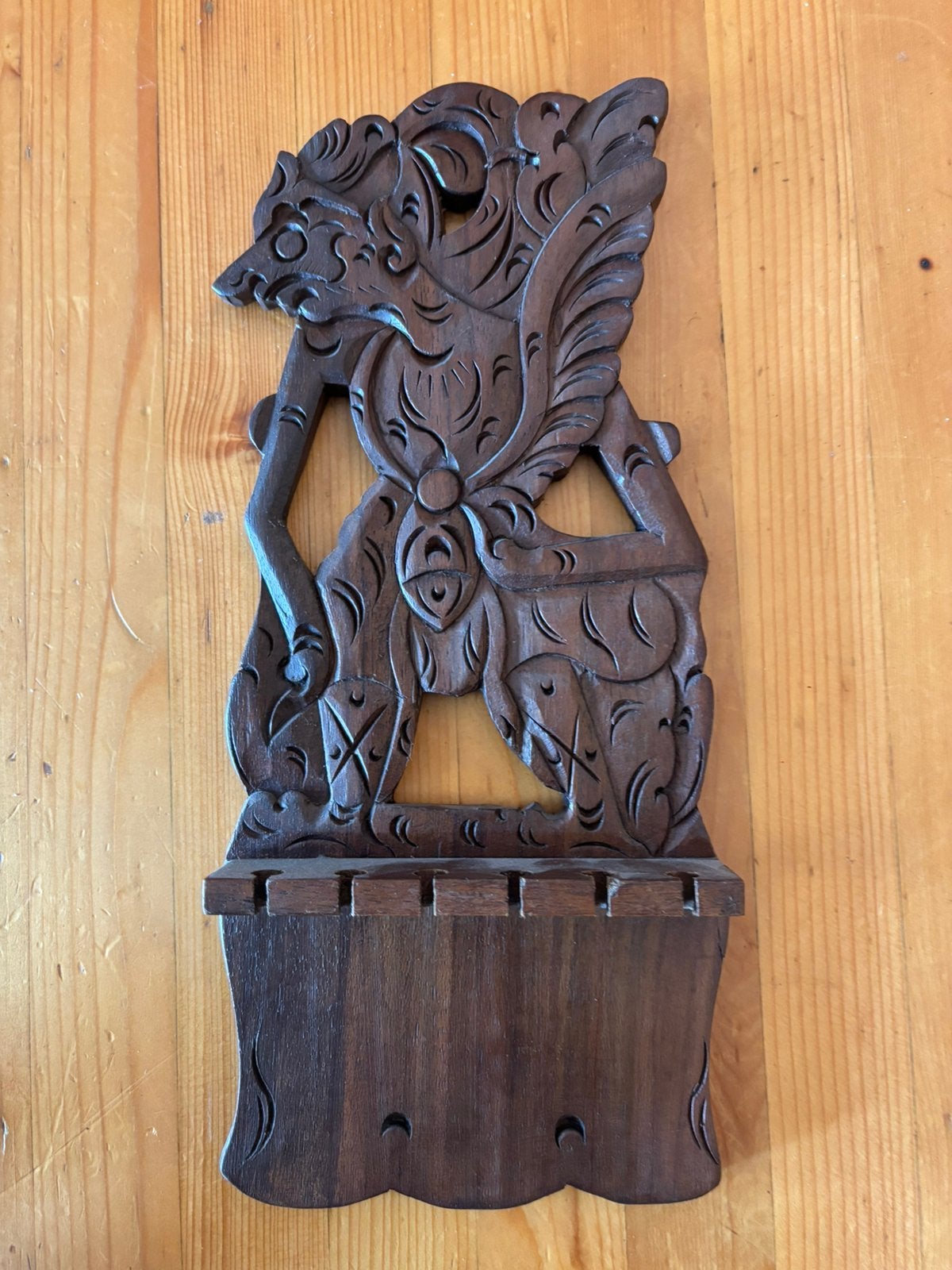 Javaans Wayang Lepelrekje - Houtsnijwerk uit de jaren '50, Antiek en Kunst, Hout, Bruin, Ophalen of Verzenden, Indonesië