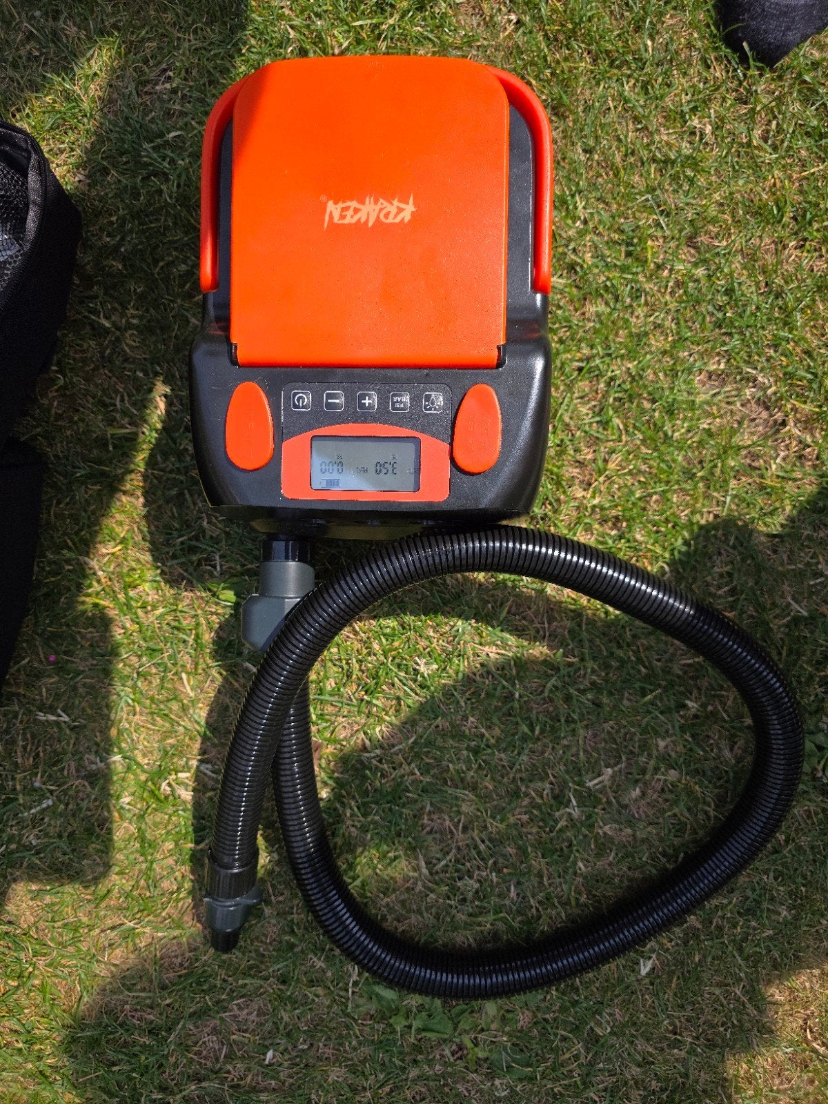 Kraken elektrische SUP pomp 12V met accu en accessoires, Ophalen of Verzenden, Zo goed als nieuw, Overige typen