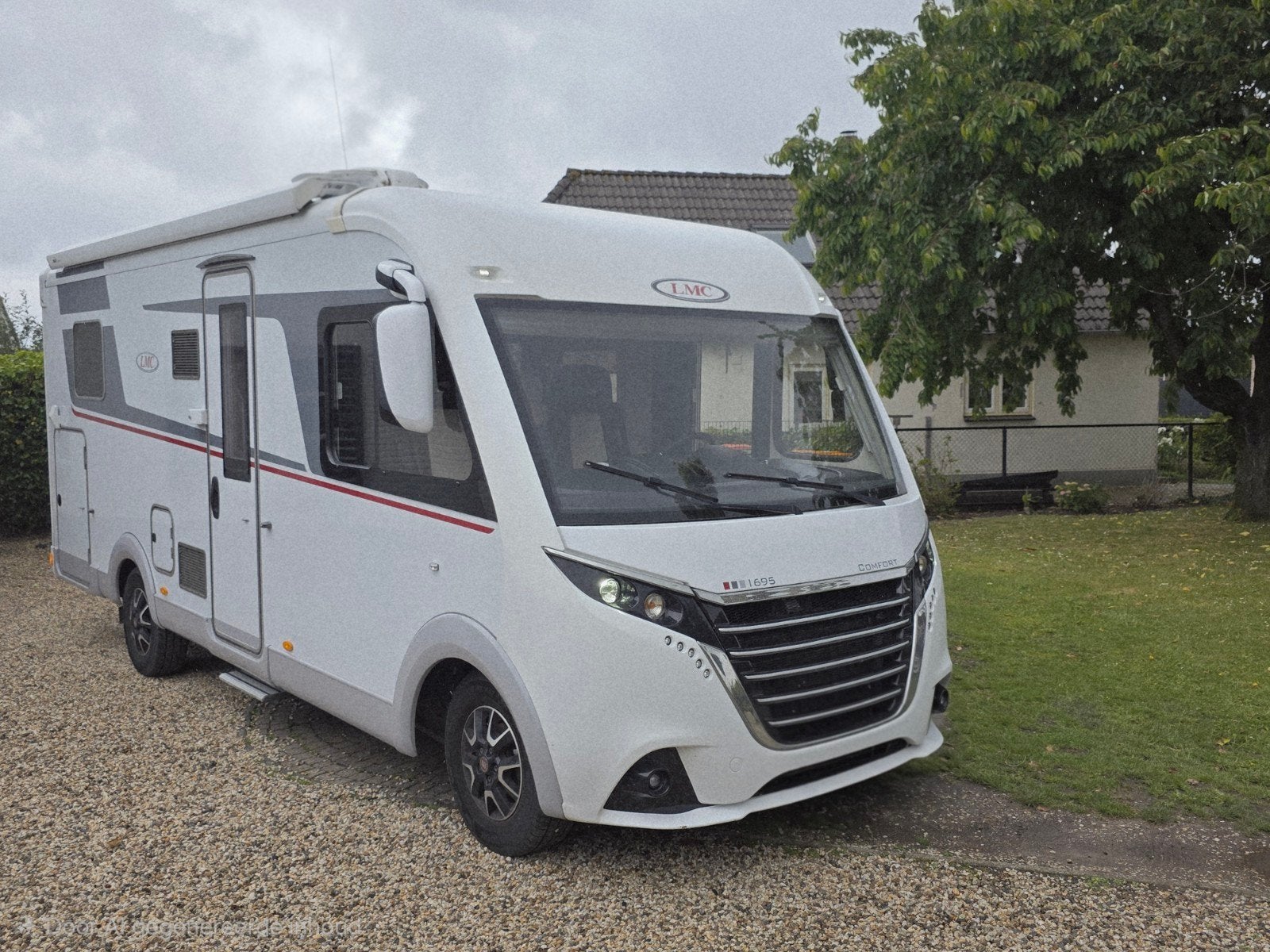 2021 LMC I695 Comfort Integraal camper - Luxe en compleet, Caravans en Kamperen, Campers, Integraal, Particulier, Tot en met 4