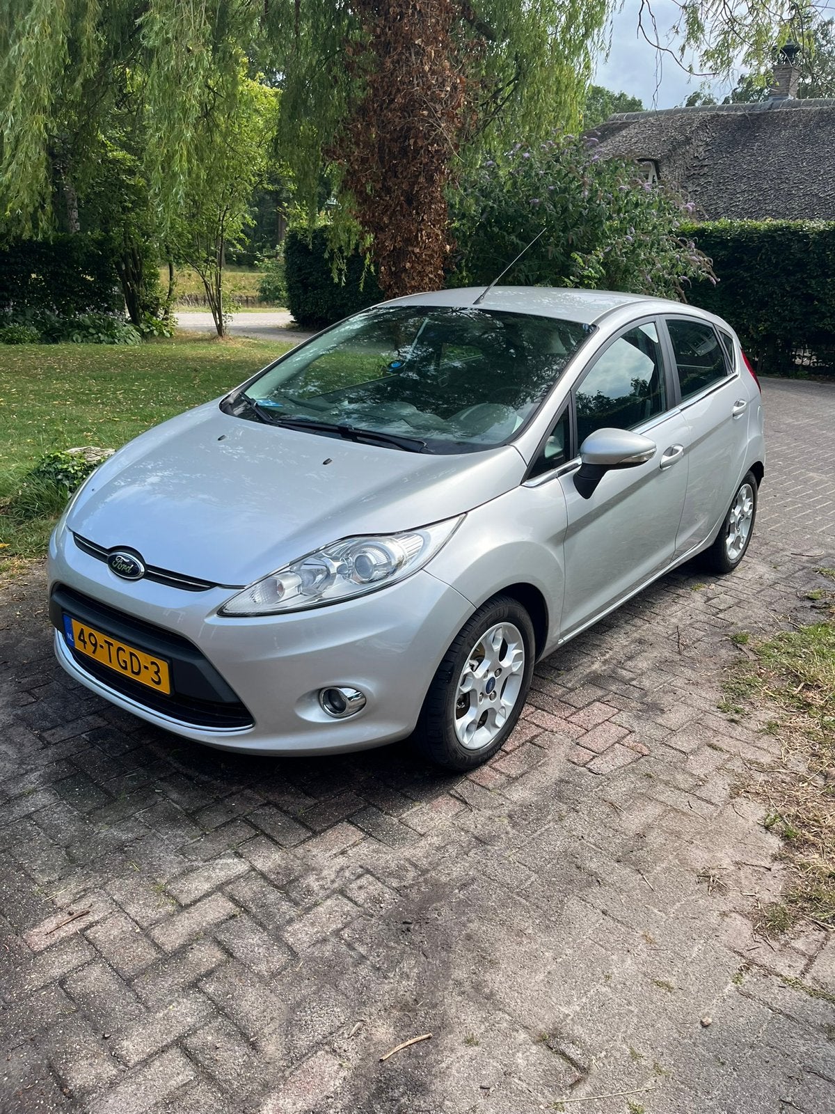 Ford Fiësta 1.4 71KW 5DR 2012 Grijs, Auto's, Ford, Voorwielaandrijving, Stof, 40 €/maand, Zwart