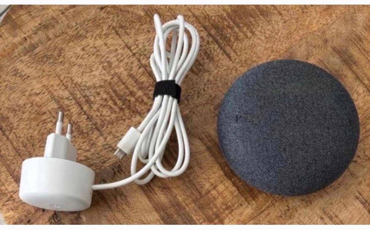 Google Home Mini -  I.z.g.st. compleet met originele adapter