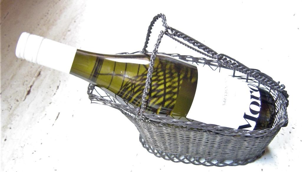 Oude metalen  mand  om wijn te schenken, Ophalen of Verzenden, Zo goed als nieuw, Minder dan 5 flessen, Metaal