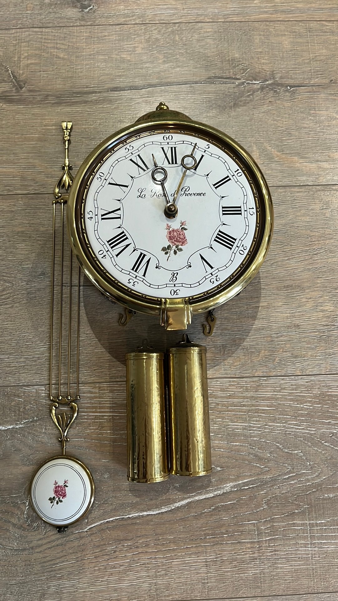 La Rose de Provence mechanische wandklok, Ophalen