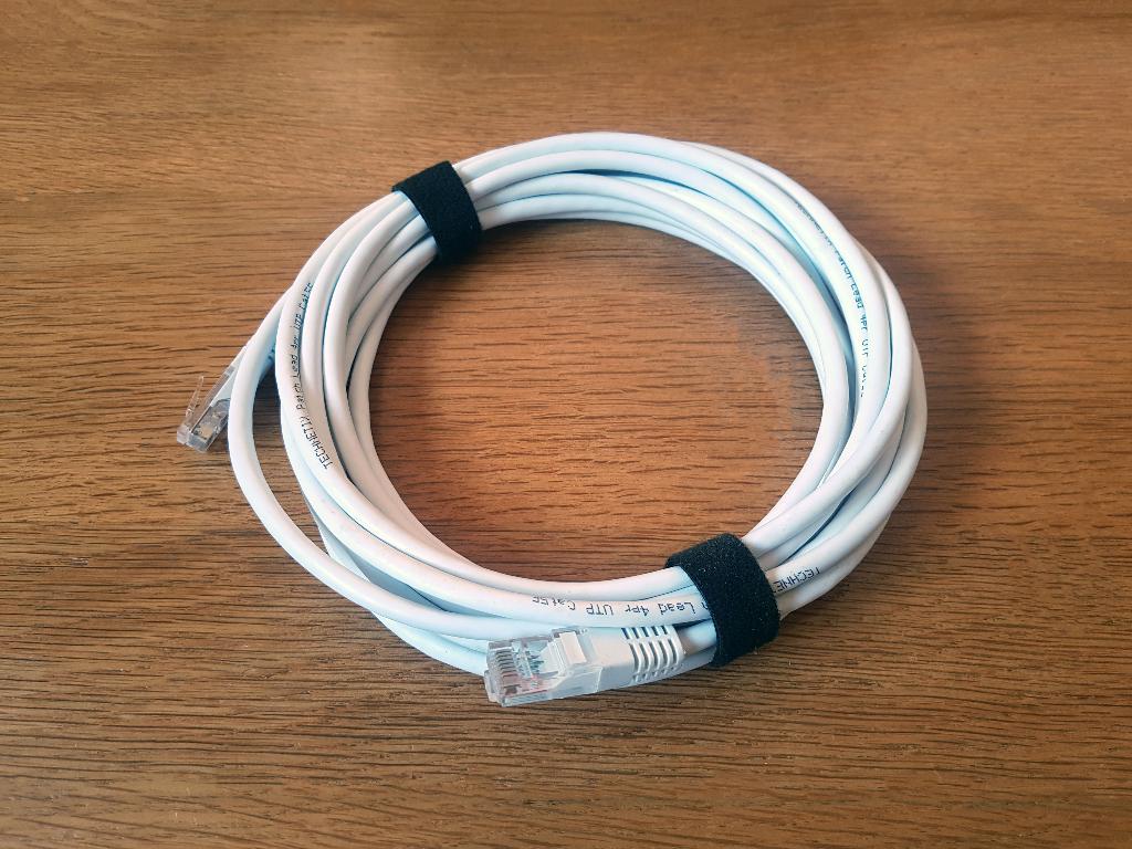 Internetkabel UTP Cat5E wit 5m, Computers en Software, Ophalen of Verzenden, Gebruikt