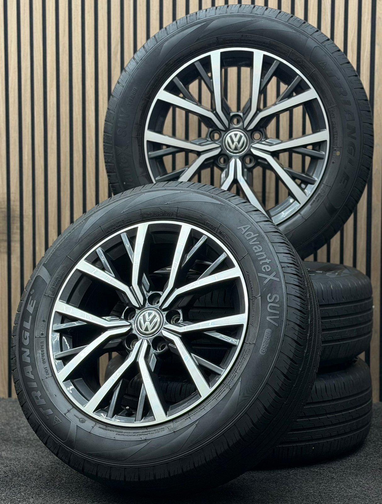 Originele 17 inch VW Tiguan 5NA Tulsa 5x112 ET40 215/65/17, Auto-onderdelen, Ophalen, 215 mm, ., Banden en Velgen