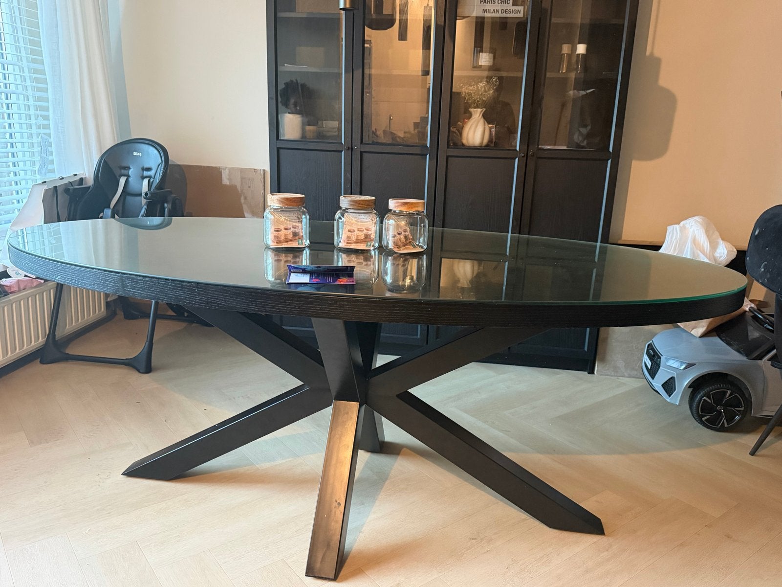 ZSM: ovale eettafel en vitrinekast BIED, Ophalen, Zo goed als nieuw, 200 cm of meer, 150 tot 200 cm
