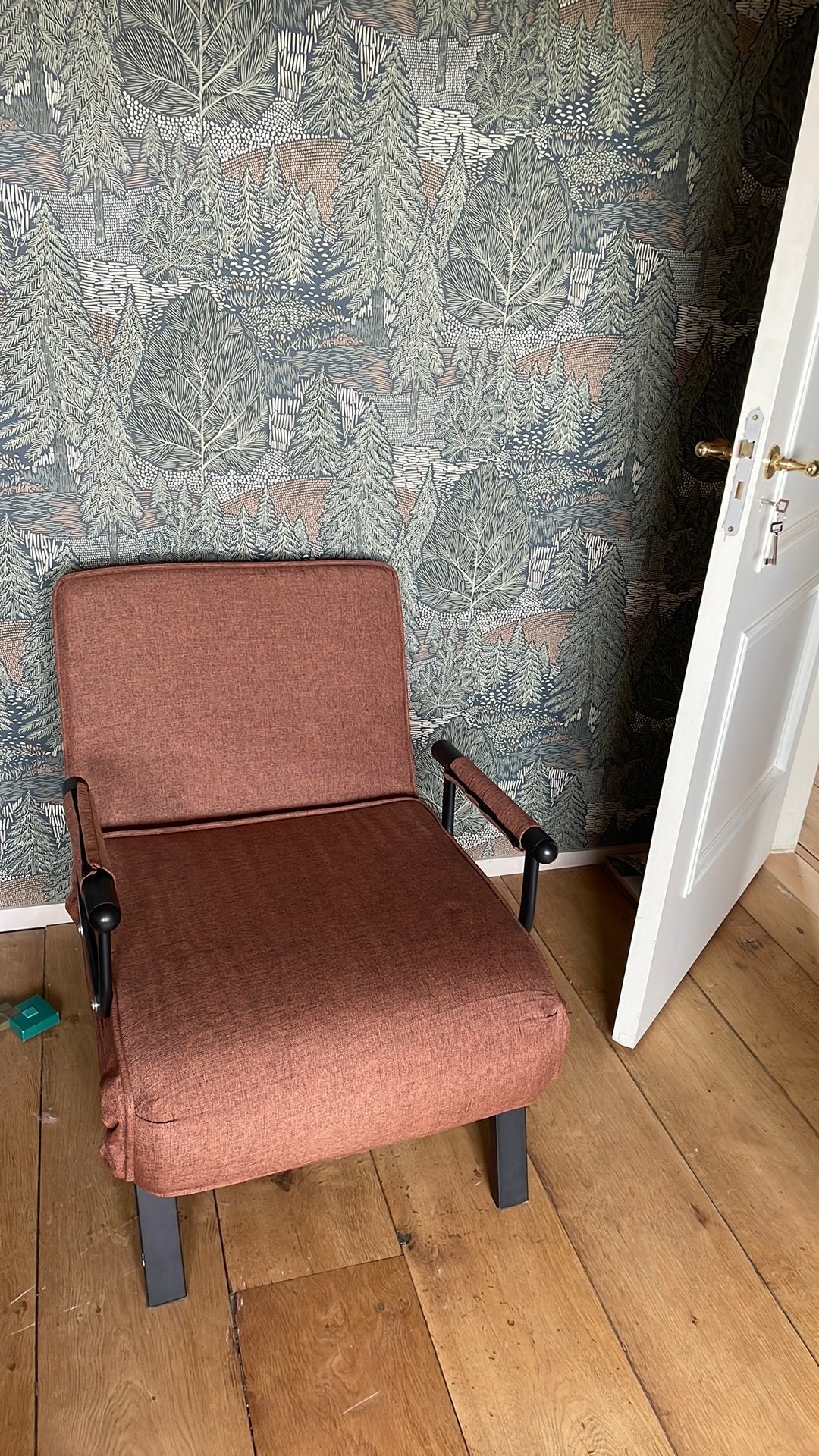 Nieuwe en mooie slaapstoel, Huis en Inrichting, Slaapkamer | Slaapbanken, Ophalen, Bruin, Nieuw, 190 cm of minder