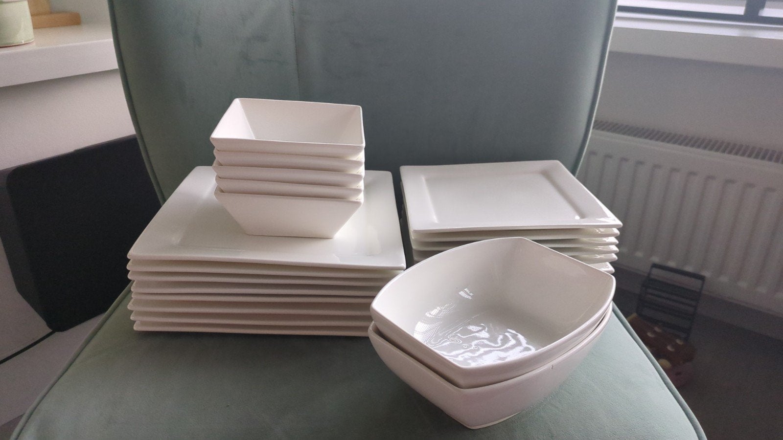 Modern wit servies - vierkante borden en kommen, Huis en Inrichting, Ophalen, Gebruikt, Keramiek, Modern