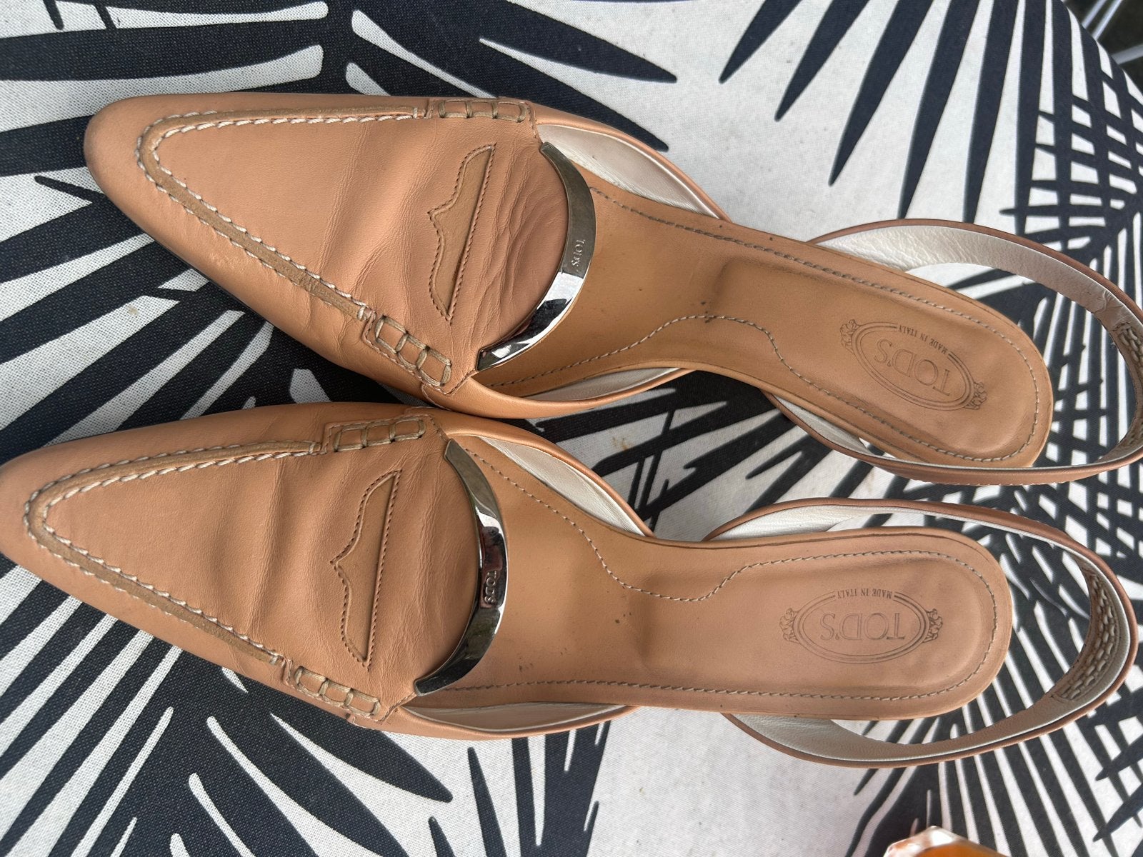 Tod's leren slingback pumps met hak van 5 cm, Schoenen met lage hakken, Beige, Ophalen of Verzenden, Zo goed als nieuw