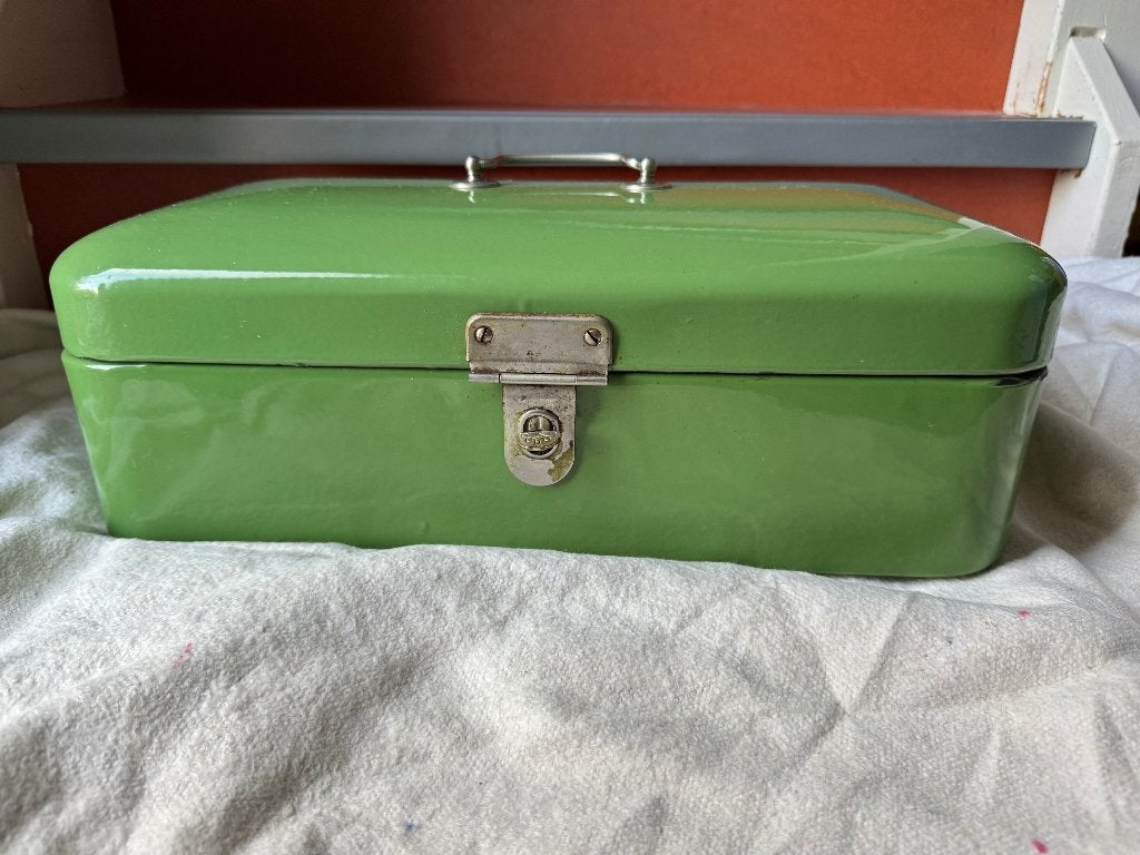 Groene emaille broodtrommel, Ophalen