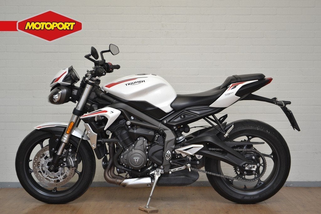 Triumph Street Triple S (bj 2022), Motoren, Motoren | Triumph, Triumph Motocycles, Bedrijf, Triumph.Benelux@triumph.co.uk, De Droogmakerij 40A
1851 LX   Heiloo, NL