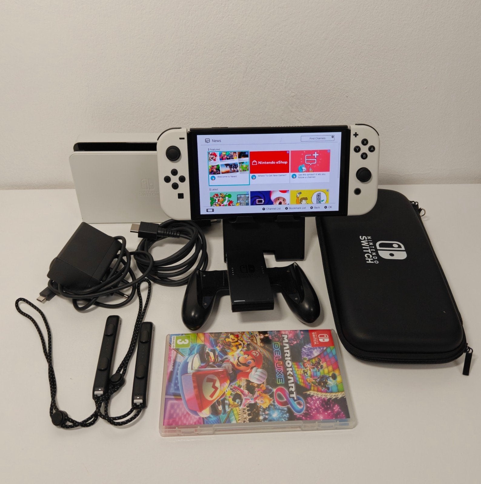 Nintendo Switch OLED, Spelcomputers en Games, Racen en Vliegen, Ophalen of Verzenden, Vanaf 3 jaar, Nintendo Co., Ltd.