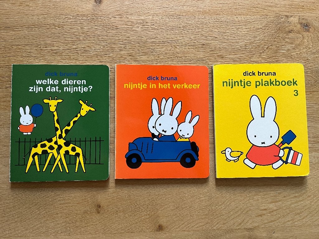 Nijntje Plakboek Dick Bruna met herbruikbare stickers, 3 tot 4 jaar, Ophalen of Verzenden, Zo goed als nieuw, Dick Bruna