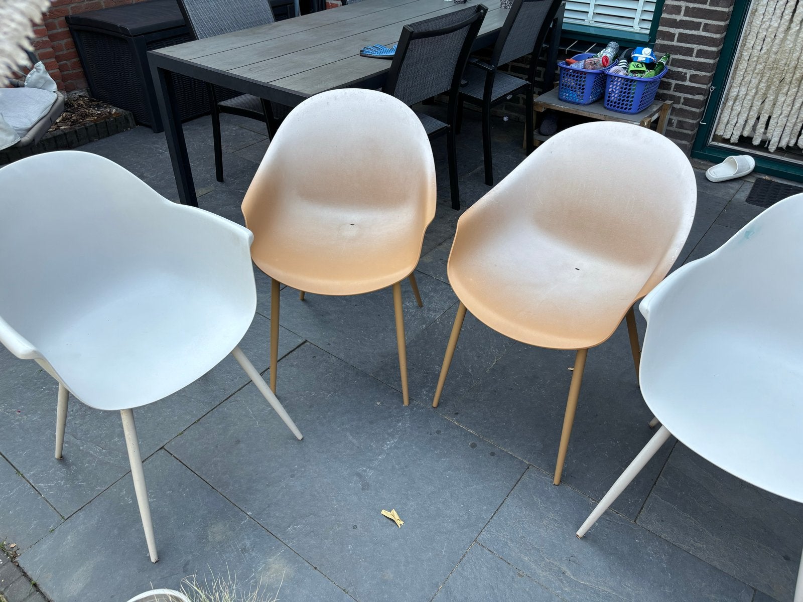 4x Tuinstoelen - Wit en Oranje/Bruin, Ophalen, Gebruikt, Kunststof