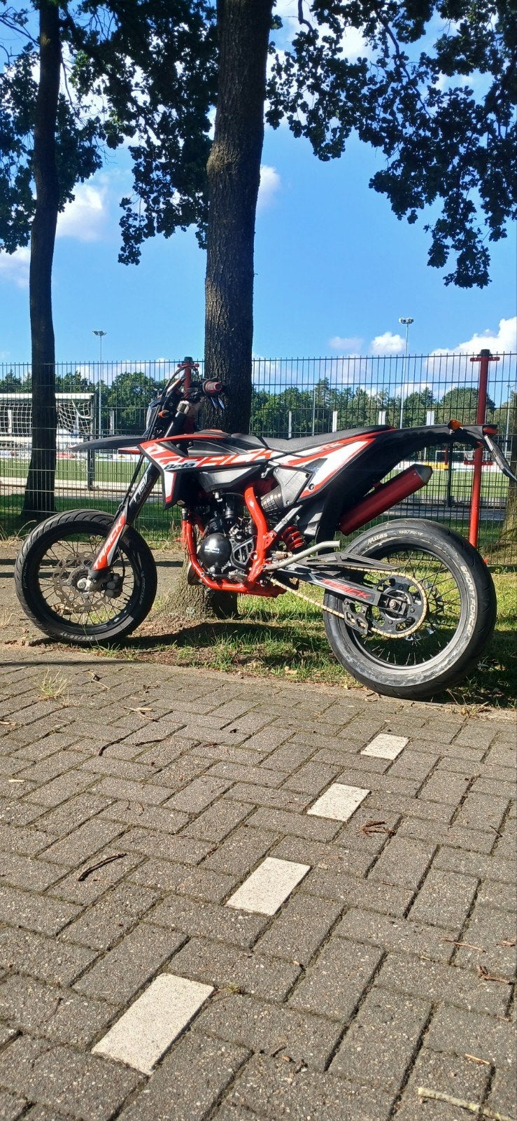 Beta rr50 Track 2023, Fietsen en Brommers, 6 versnellingen, Zo goed als nieuw, 50 cc, Ophalen