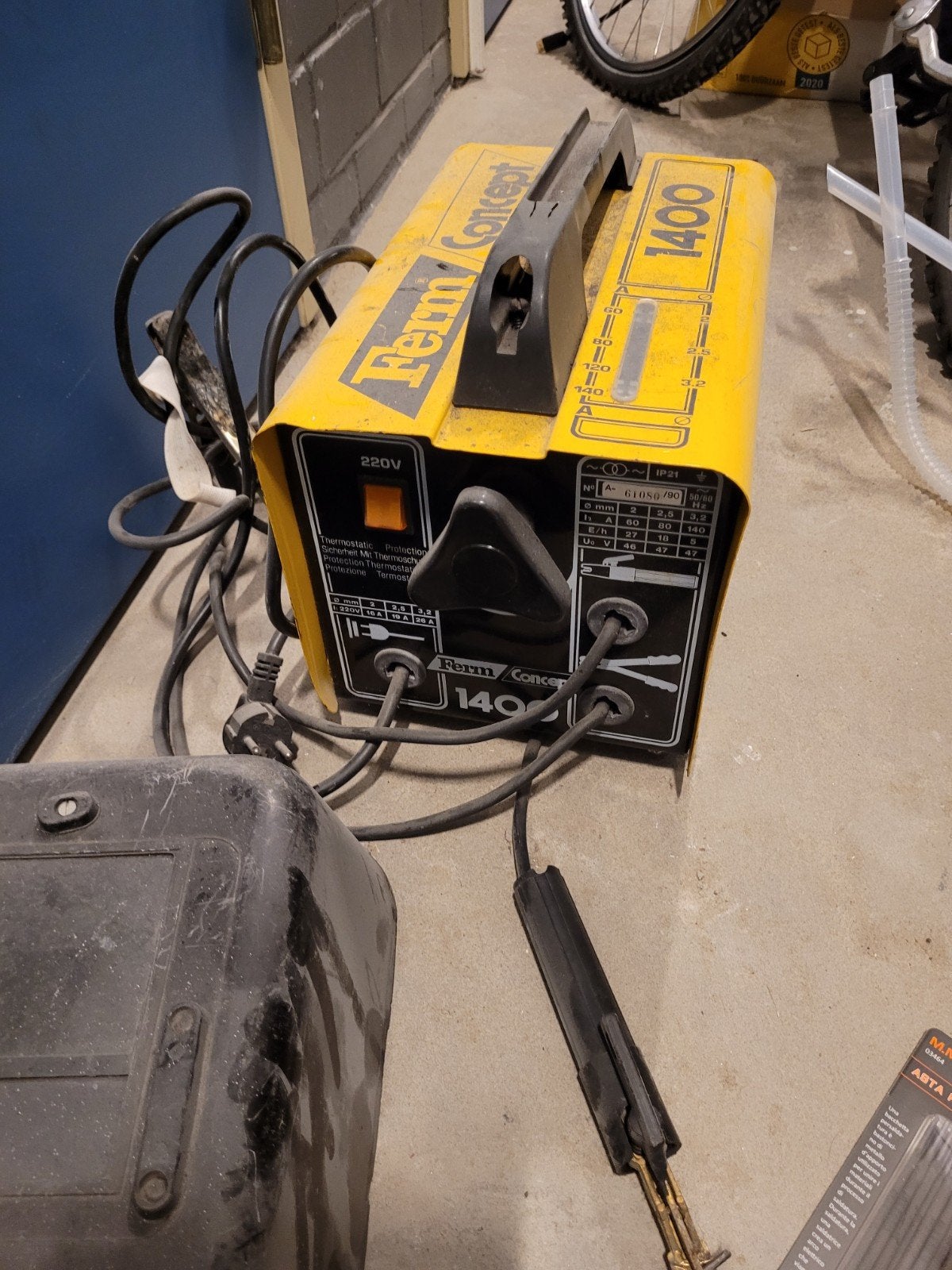 Ferm Concept 1400 lasapparaat met elektroden, Ophalen, Gebruikt, 150 tot 250 ampère, Elektroden