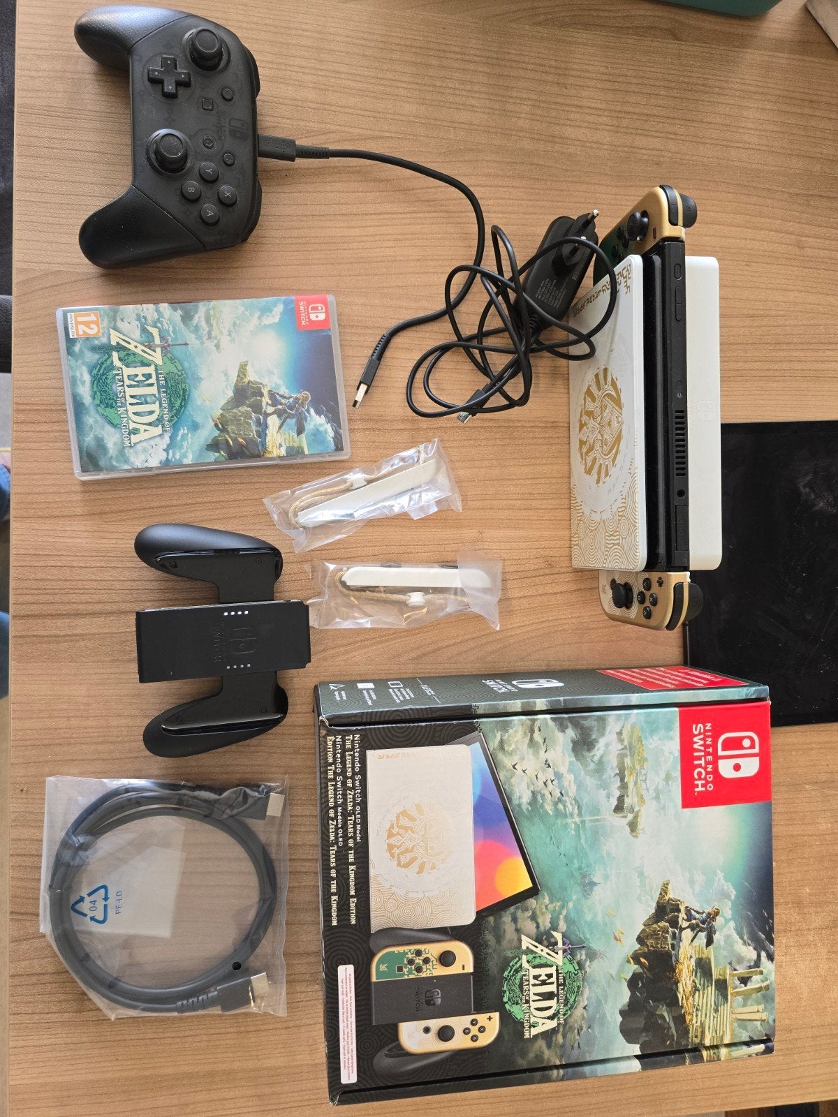 Nintendo Switch OLED Zelda Tears of the Kingdom Editie, Met games, Met 2 controllers, Zo goed als nieuw, Switch OLED