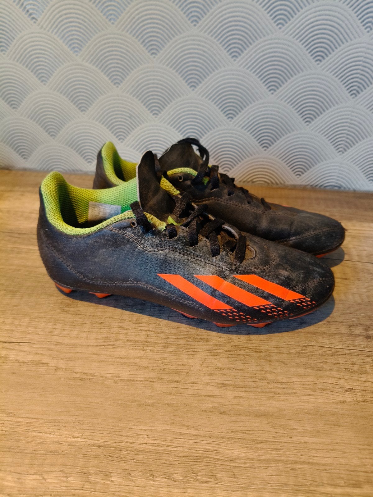 Adidas voetbalschoenen - Maat 33, Maat XS of kleiner, Ophalen of Verzenden, Gebruikt, Schoenen