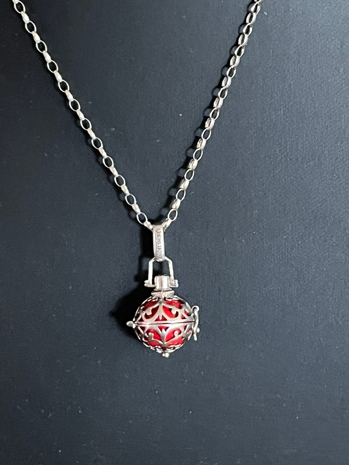 Zilveren engelenroeper ketting met klankkogel in ornament, Verzenden, Zo goed als nieuw, Zilver, Zilver