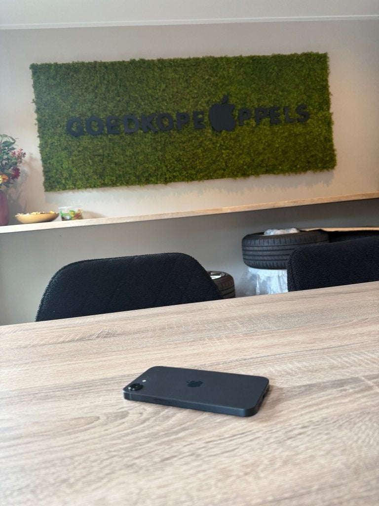 iPhone 16e 256GB Zwart | als nieuw, Apple, Zwart, Cupertino California, Zonder simlock