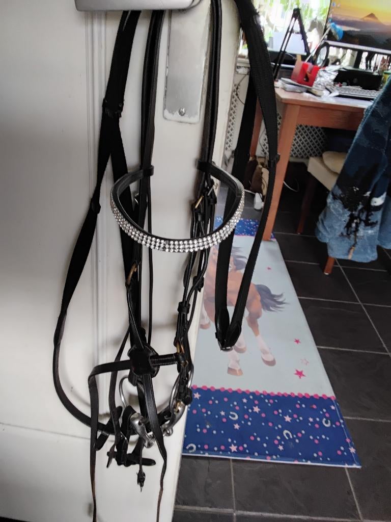 Zwart leren hoofdstel compleet  gekruisde neusriem maat full, Ophalen of Verzenden, Gebruikt
