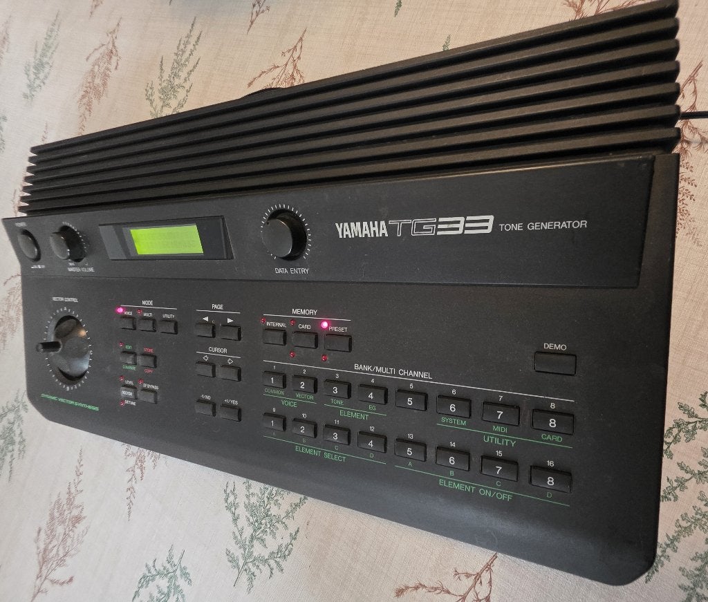 Yamaha TG33 Vector synthesizer, Muziek en Instrumenten, Synthesizers, Gebruikt, Overige aantallen, Yamaha, Met midi-aansluiting
