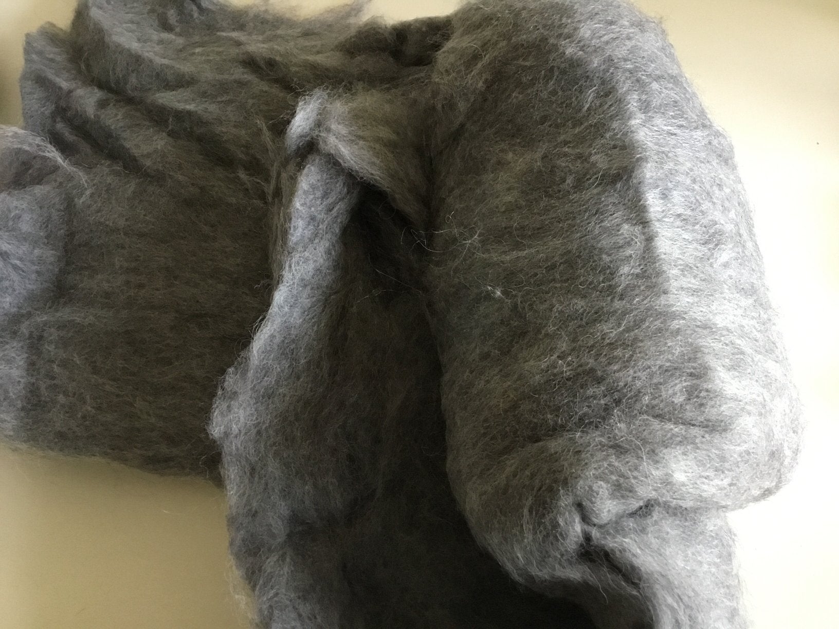 500 gram Gotland  vlieswol voor vilten, Verzenden, Nieuw, Wolvilt