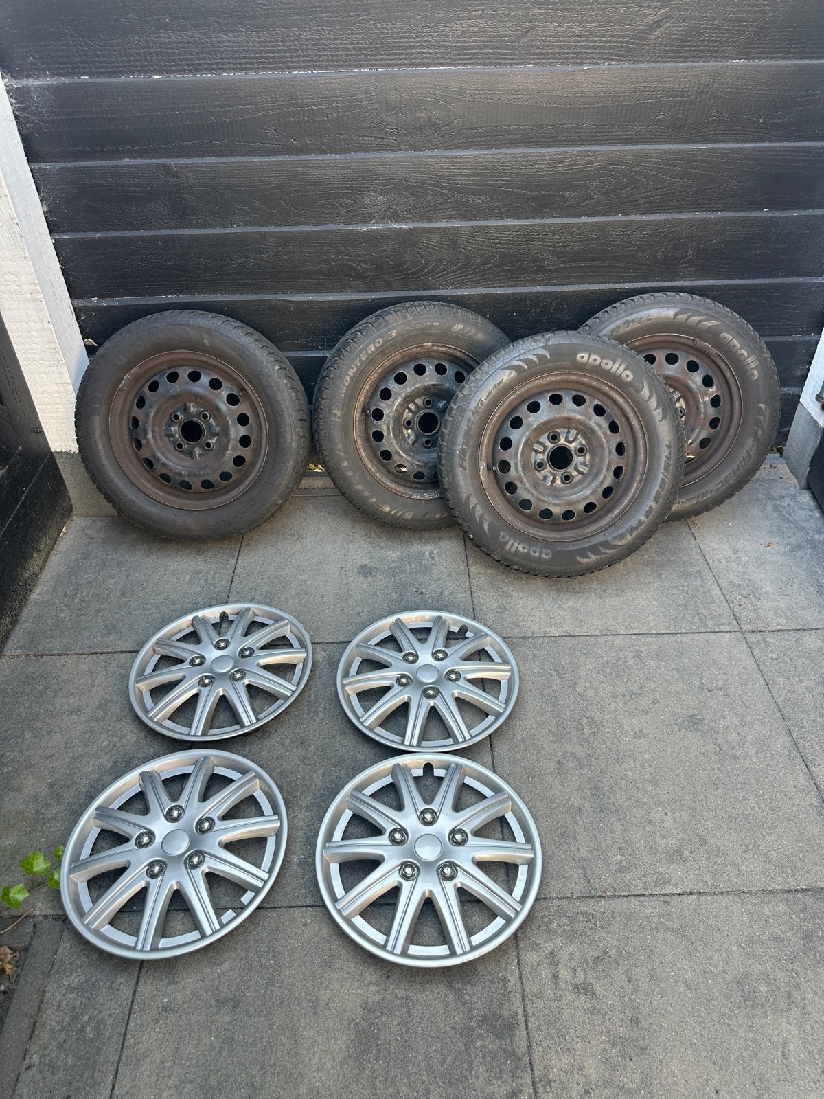 Autobanden 175/65 R14 met wieldoppen - Goed profiel, Auto-onderdelen, Banden en Velgen, Ophalen, 14 inch, Gebruikt, 175 mm