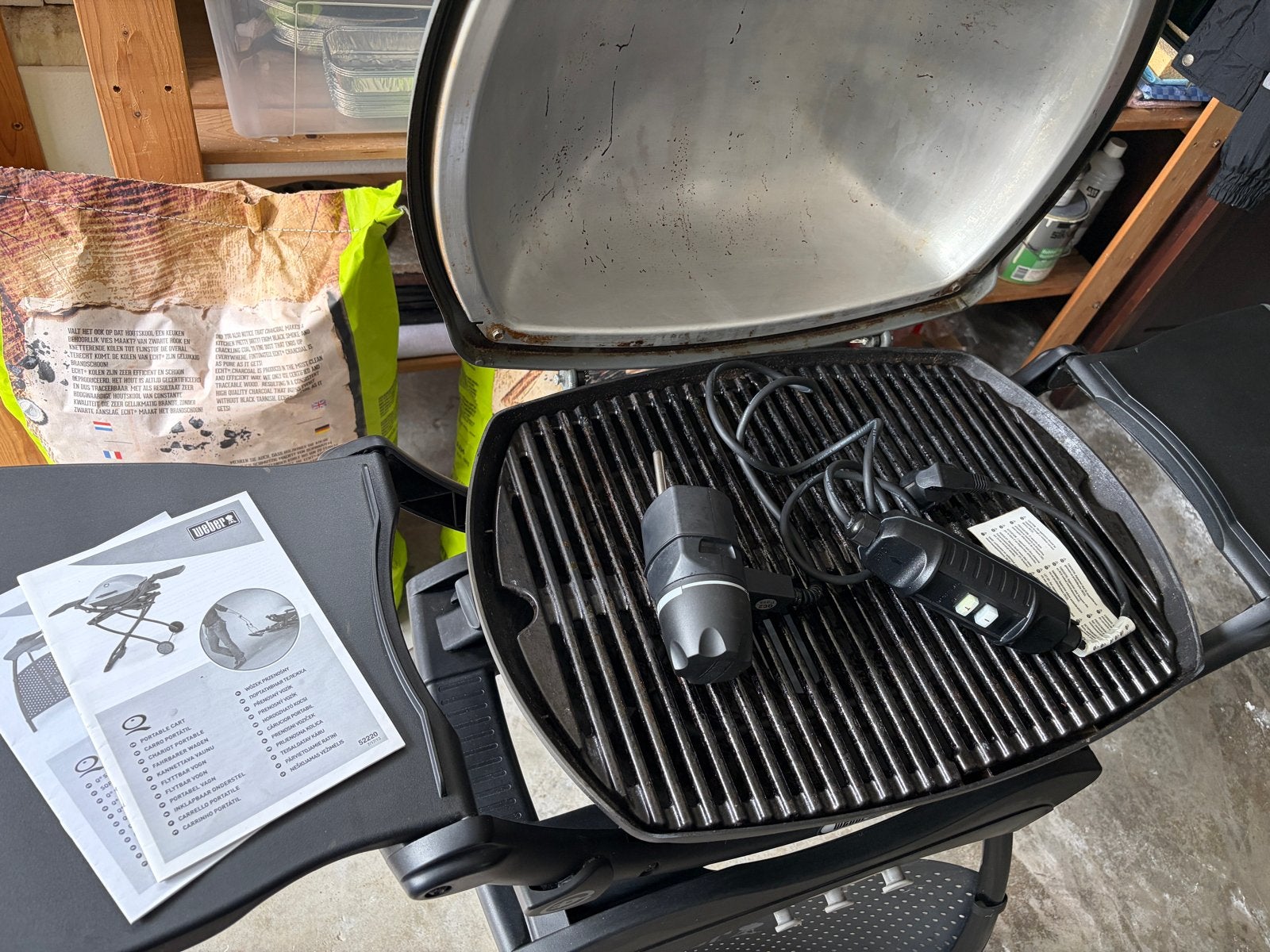 WEBER  Q2400 elektrische BBQ MET STAND, Tuin en Terras, Ophalen, Zo goed als nieuw
