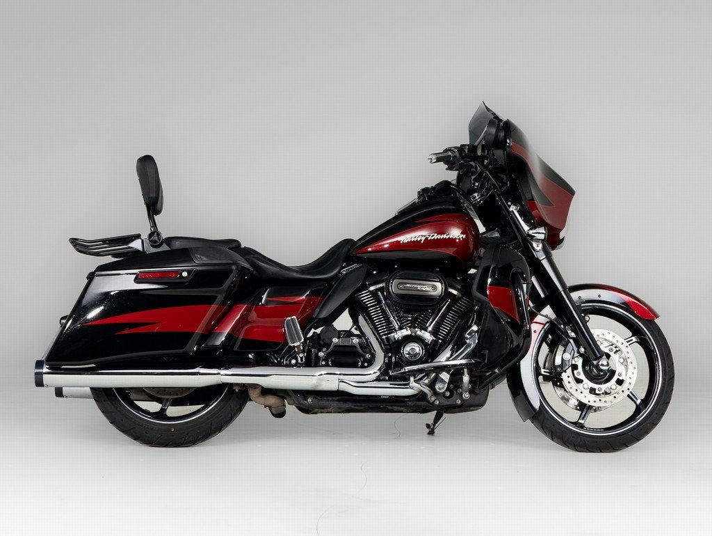 Harley-Davidson CVO Street Glide (bj 2016), Motoren, Bedrijf, Meer dan 35 kW, 15 Twelve, 1801 cc