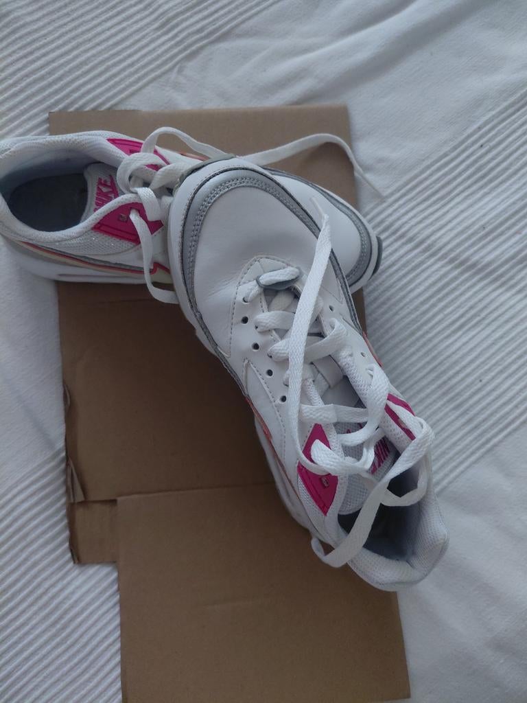 Nike Air Max sneakers wit/roze - Maat 35, Wit, Nike, Ophalen of Verzenden, Sneakers of Gympen