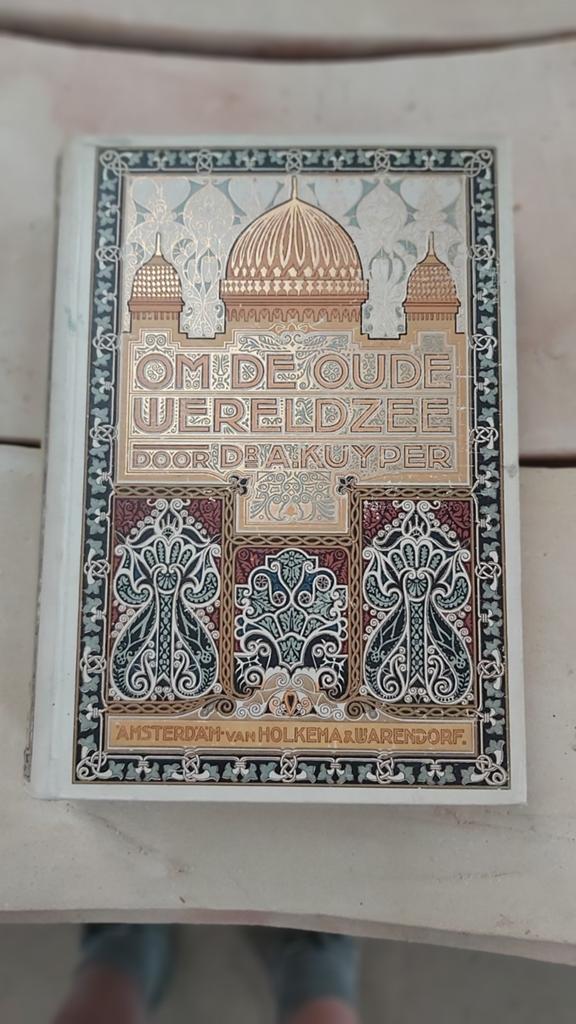 Om de oude wereldzee Abraham Kuyper, deel 1 zeer nette staat, Ophalen of Verzenden, Zo goed als nieuw, Europa