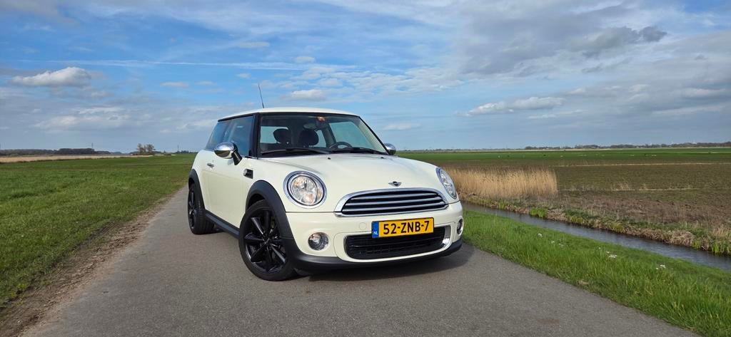 Mini 1.6 ONE 55KW 2013 Wit, Auto's, Voorwielaandrijving, 74 pk, 4 cilinders, 4 stoelen