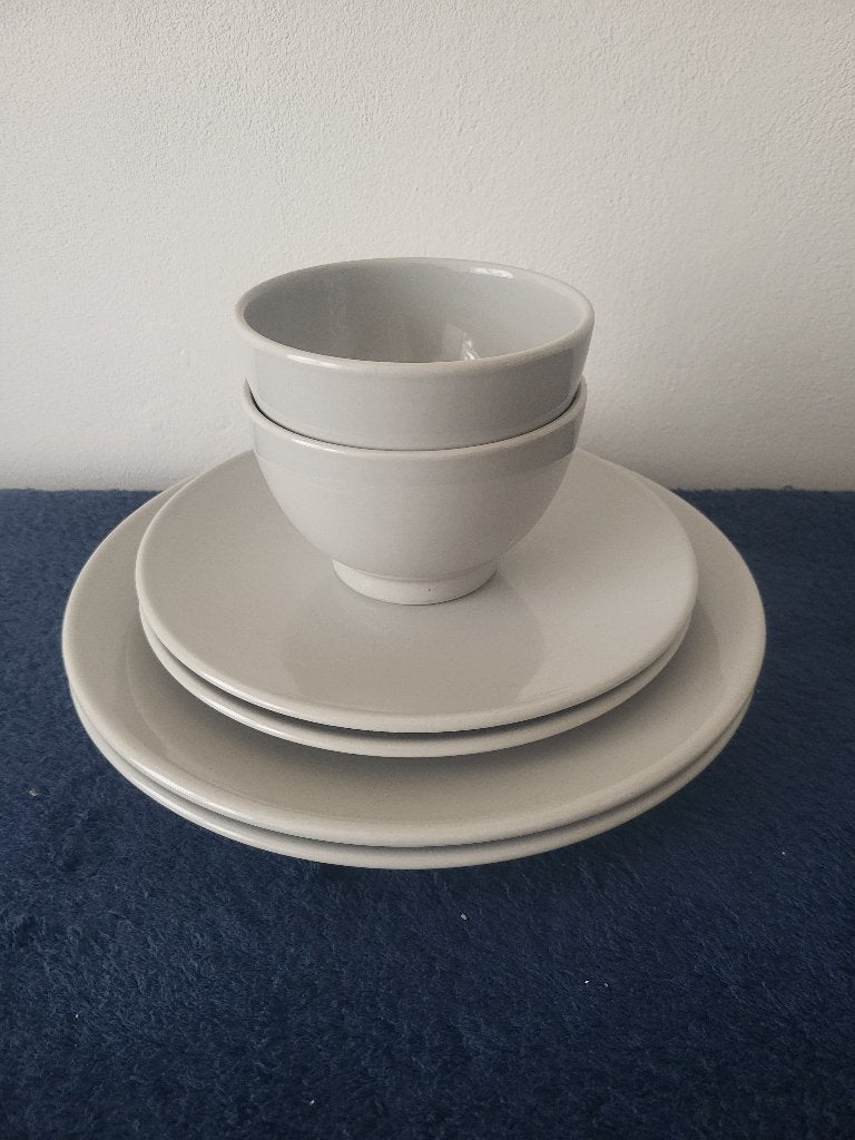 Vista Alegre 2 schaaltjes, 2 boterhambordjes, 2 dinerborden, Verzenden, Overige materialen, Overige stijlen, Overige typen